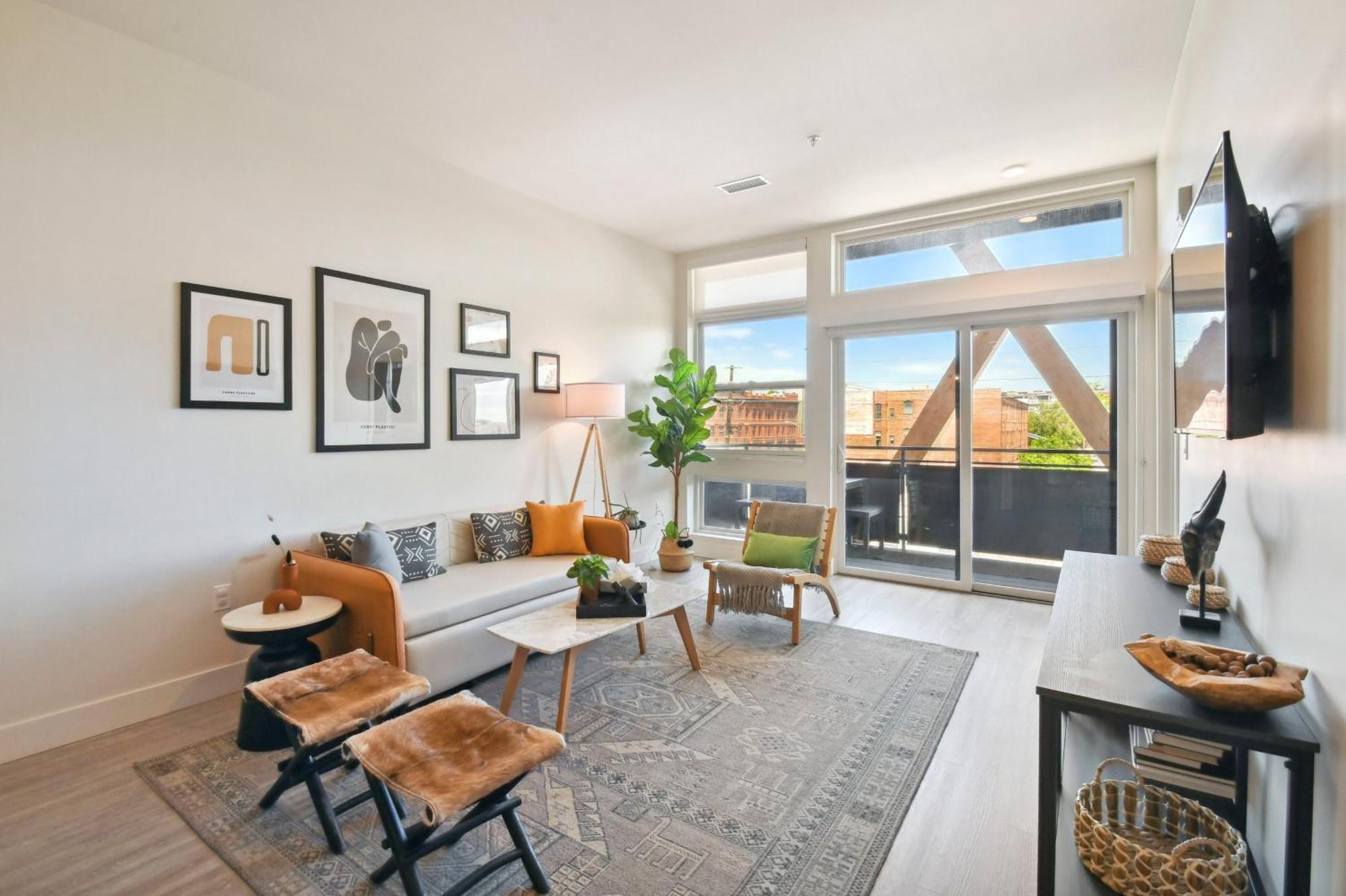 Sunlit Escape | Espadin Lohi Holiday home Denver